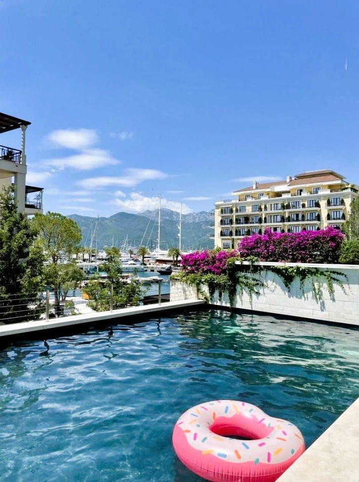 Huoneisto · Tivat